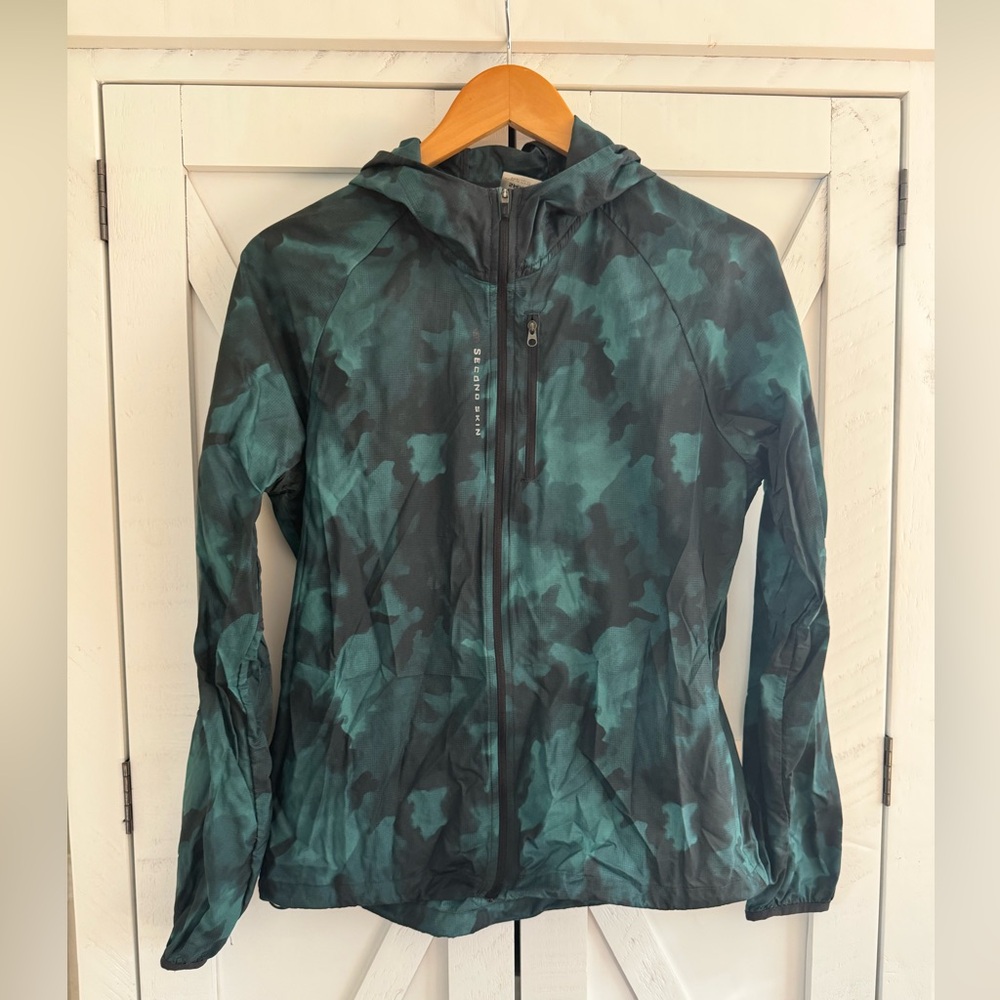 SECOND SKIN EUC Women’s light weight jacket. Size small.